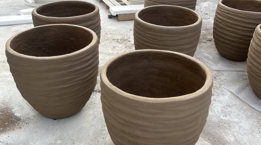 飾紀(jì)上品GRC廠家：深圳廣場(chǎng)室外帶肌理GRC花缽造型項(xiàng)目