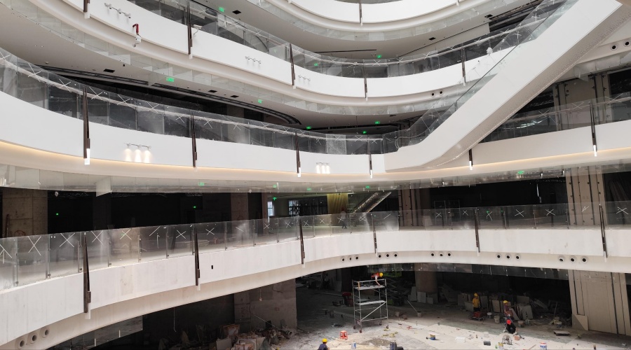 廣州金融城君超商場GRG中庭攔河完工落地案例賞析